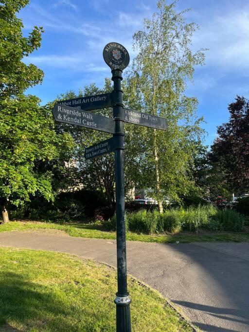 Wee Toad Hole Heart Of Kendal - Cottage Sleeps 4-6 - Dogs Welcome Екстер'єр фото